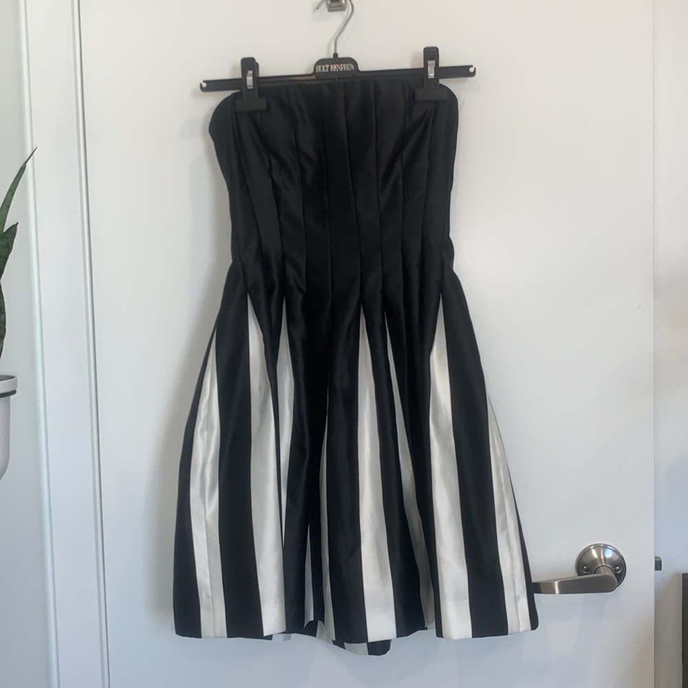 BCBGMAXAZRIA Sleeveless Pleated Dress